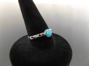 lot 59 image: .925 Sterling Silver Inlayed Turquoise Ring Size 6.5