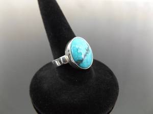 lot 58 image: .925 Sterling Silver Turquoise Cabochon Ring Size 5.75