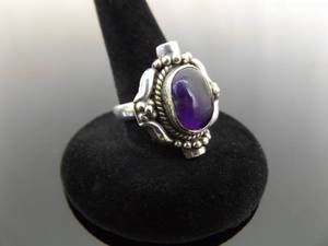 lot 62 image: .925 Sterling Silver Amethyst Cabochon Ring Size 6