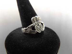 lot 78 image: .925 Sterling Silver Art Nouveau Claddagh&nbspRing Size 7.75