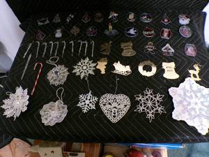 lot 7 image: Lot of 49 Christmas Tree Decorations