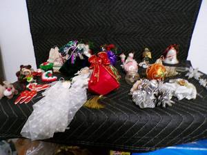lot 9 image: Lot of 41 Christmas Tree Decorations