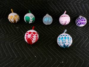 lot 10 image: Lot of 7 Vintage Collector Hand Crocheted Christmas Ornaments