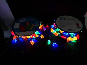 lot 16 image: Lot of 2 Reels Brand New LEDC9 Lights