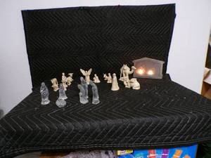 lot 19 image: Lot of 3 Sets