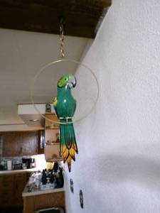 lot 32 image: Medium 16 Long 7 Wide Parrot - Heavy Ceramic