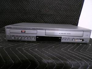 lot 35B image: Sanyo DVD Player & Video Cassette Recorder DVW7100