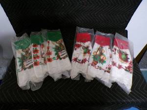 lot 72 image: Lot of 6 Handmade Hanging Towels