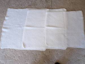 lot 77 image: 3 - Handmade Crochet Baby Blanket