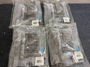 lot 49 image: 4 Hydro Flask Womens Shirts - Medium