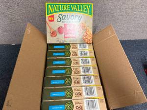lot 165 image: 8 Packs Of Nature Valley Hot And Spicy Bars