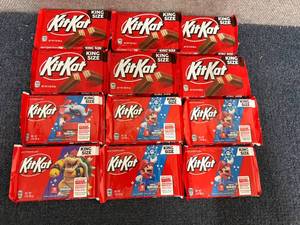 lot 229 image: 12 Kit Kat King Sized Candy Bars