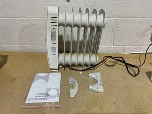 lot 169 image: COSTWAY Oil Filled Radiator Heater, 700W Portable Space Heater with Adjustable Thermostat, Overheat Protection, Electric Heater for Bedroom, Indoor use