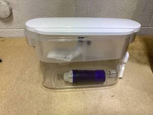 lot 453 image: PUR Plus 30-Cup Water Filter Pitcher Dispenser