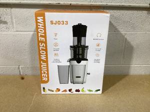 lot 399 image: Whole Slow Juicer SJ033