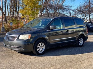 lot 22 image: 2012 CHRYSLER TOWN AND COUNTRY TOURING No Accidents (NO RESERVE)
