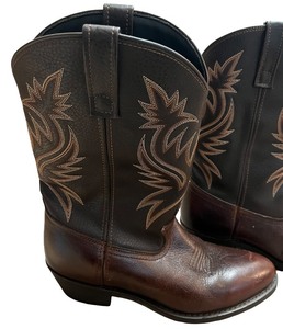 lot 151 image: Mens Size 10.5 Brown Western Cowboy Boots Oil and Chemical Resistant