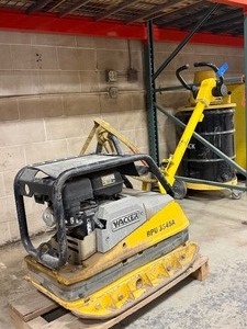 lot 61 image: Wacker BPU3545A Reversible Vibrator Compactor, 4.0 foot L X W X H, Weight 400 LB