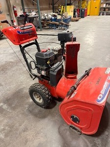 lot 54 image: Simplicity 26 inch snowblower, 1226L (1695326), Briggs & Stratton Engine