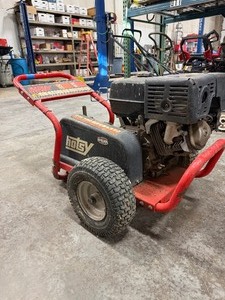 lot 73 image: Hotsy BX-3735 cold water Pressure Washer, 3500 PSI, powered by a Honda GX 390 engine