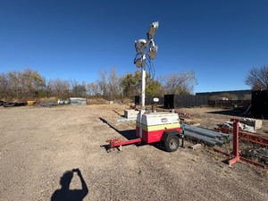 lot 38 image: Allmand Night-lite Pro jobsite light tower on trailer