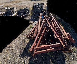 lot 151 image: (5 Pallets) Truss type frames