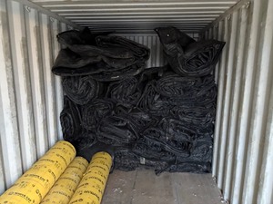 lot 211 image: Insulated tarps, unknown quantity