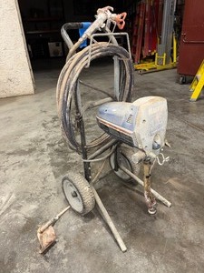 lot 184 image: Graco Magnum XR9 Power Piston 3600 PSI paint sprayer, 220955