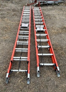 lot 208 image: (2) Keller K-Pro D-rung Heavy-Duty Fiberglass 28 extension ladders, 300 LB Capacity, Model 5128