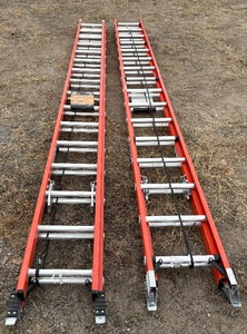 lot 204 image: (2) Keller Kpro Extra Heavy-Duty Fiberglass 32 extension ladders, 300 LB Capacity