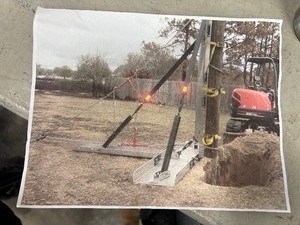 lot 95 image: Power Pole puller or Pole shoring device