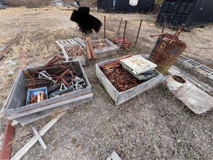 lot 213 image: Scrap metal (yard)