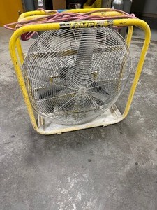 lot 113 image: Bartell Terex B446 46 inch diameter power trowel