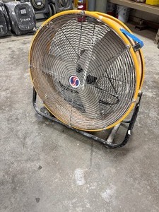 lot 114 image: 24 Tilt Roll-About Drum Fan