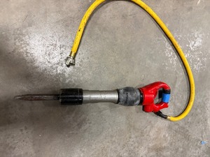 lot 273 image: Atlas Copco TEX 830 Pneumatic Rivet Buster