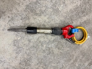 lot 272 image: Atlas Copco TEX 830 Pneumatic Rivet Buster