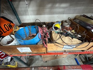 lot 241 image: 2 containers of rigging chains and cords