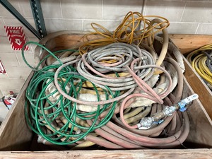 lot 261 image: Air line or hydraulic hoses, brass ball valve