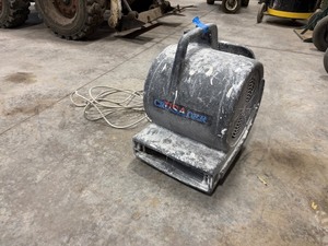 lot 323 image: Crusader Air Mover Floor Dryer 3500