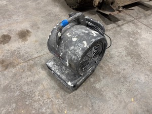 lot 324 image: Crusader Air Mover Floor Dryer 3500BLK