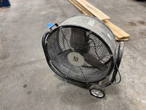 lot 309 image: Strongway Heavy Duty 24 Tilted Drum Fan, Item# 4742861