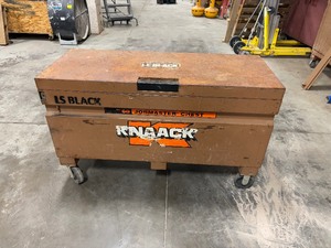 lot 142 image: Knaack Job site portable storage box  H 3 x L 5 x D 2