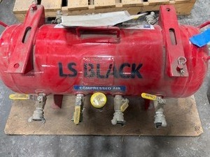 lot 355 image: Texas Pneumatic Tools Air Manifold with no air