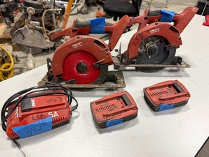 lot 342 image: (2) Hilti SCW 22-A Cordless Circular saws which power up,  (2) B222.6 batteries & C436-90 charger