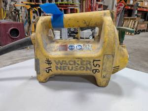 lot 376 image: Wacker Neuson Internal Concrete Vibrator Motor M2500