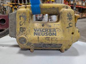 lot 371 image: Wacker Neuson Internal Concrete Vibrator Motor M2000