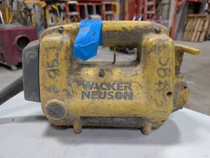 lot 372 image: Wacker Neuson Internal Concrete Vibrator Motor M2000