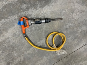 lot 293 image: Pneumatic Chipping Hammer
