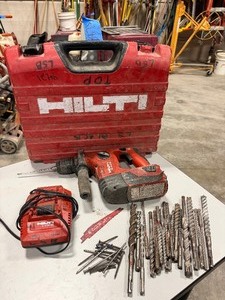 lot 387 image: Hilti TE 4-A18 cordless Rotary Hammer in case, battery and C436-90 charger, SDS rotary drill bits