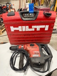 lot 220A image: Hilti TE 60 corded rotary hammer in case